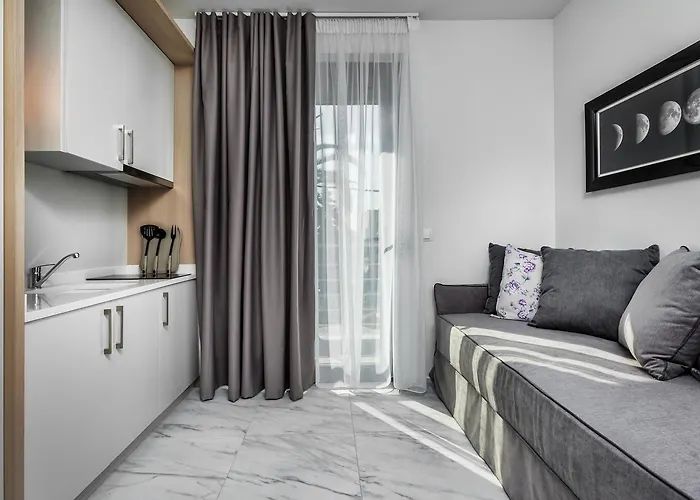 Nymphes Deluxe Hotel 3*